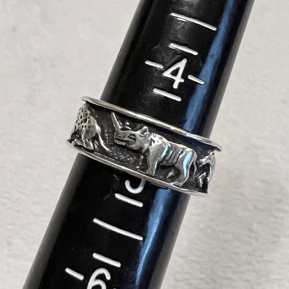 VINTAGE African Safari Animals Sterling Silver Ring Band • Giraffe Zebra Rhino